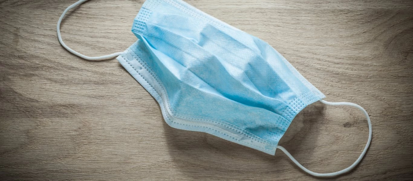 CDC: «Οι πλήρως εμβολιασμένοι να φορούν μάσκα προστασίας στους κλειστούς χώρους»